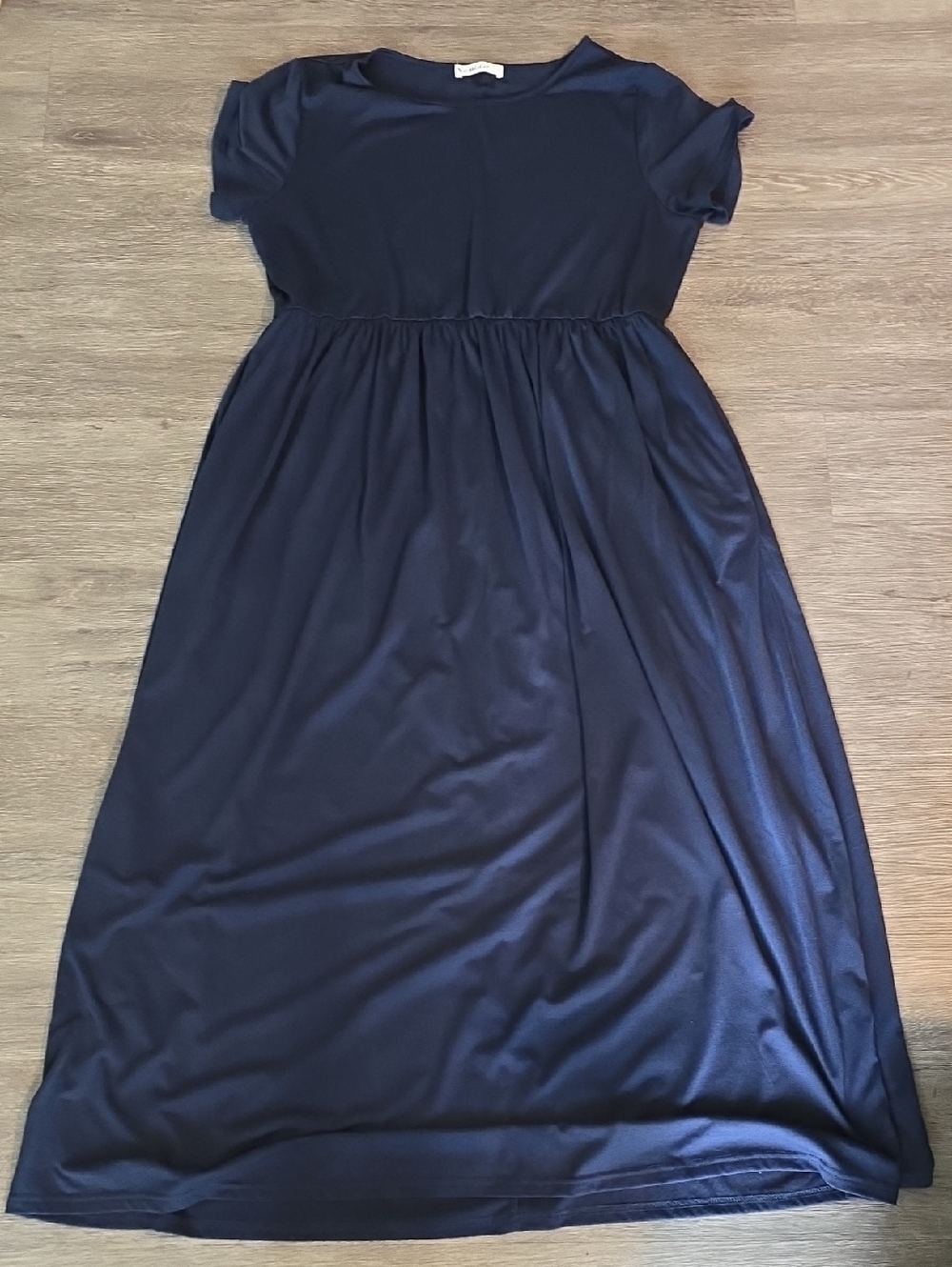 Classic Navy Maxi Dress with Short Sleeves